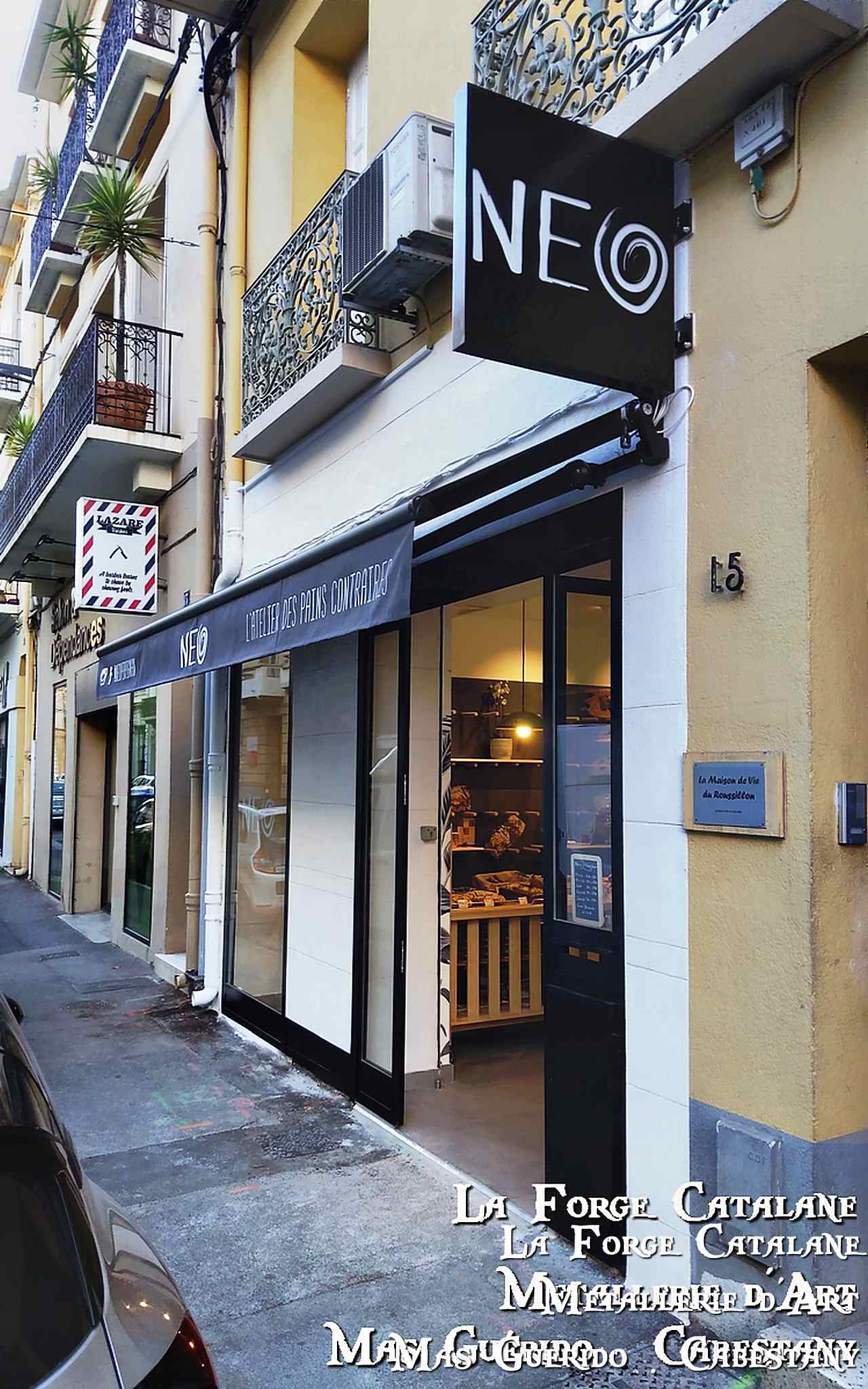 enseigne verriere facade neo boulangerie en decoupe laser forge catalane cabestany.jpg